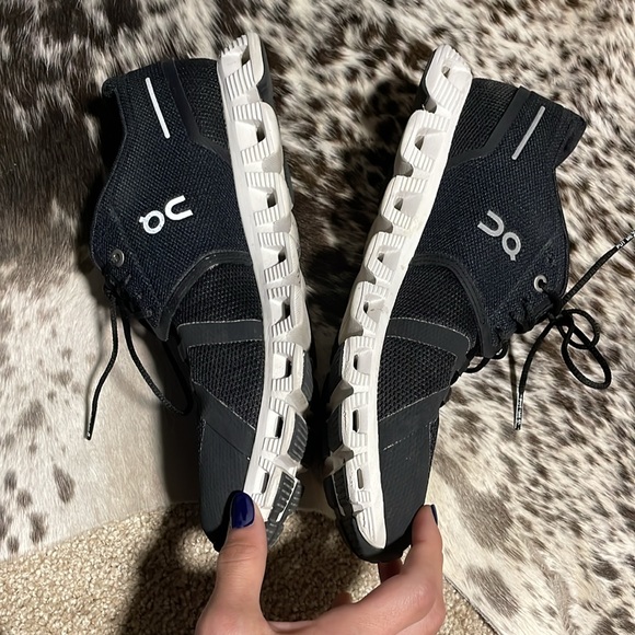 Onclouds - Picture 3 of 5